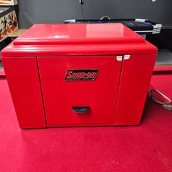 Rare Collectible Snap-on Tools Microwave Oven EM925AKP Red Toolbox (Works Perfectly)