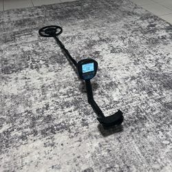 Metal Detector with complete with everything as pictured like new