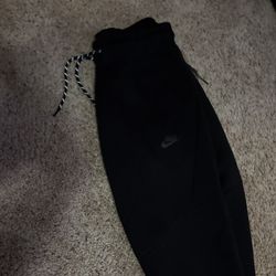 Large Nike Tech Pants