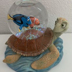 DISNEY FINDING NEMO SNOW GLOBE