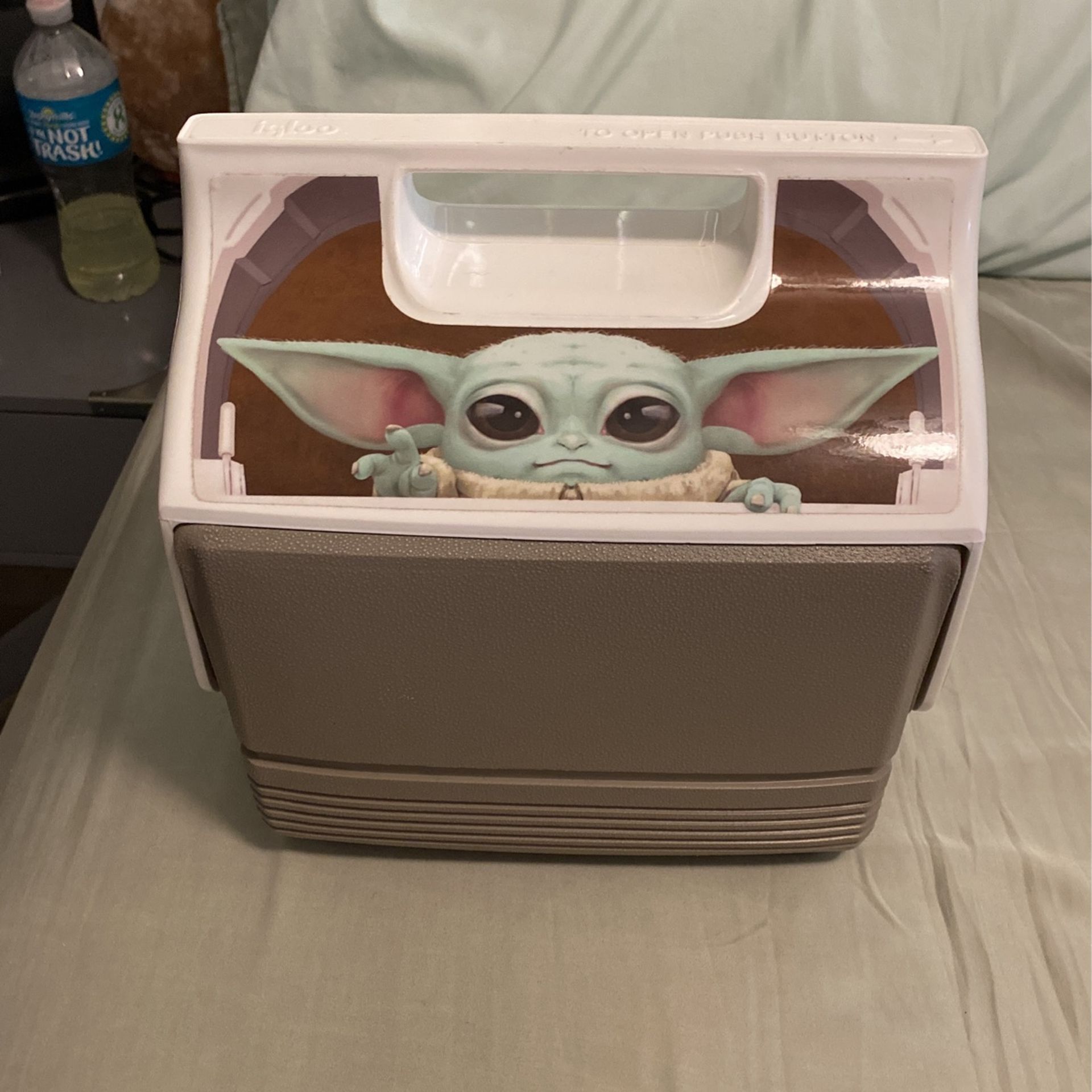 The Mandalorian Grogu The Child Baby Yoda Star Wars Igloo Mini Cooler Lunch Box