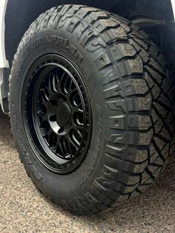 17x9 Rims and tires 285/70/17 RT