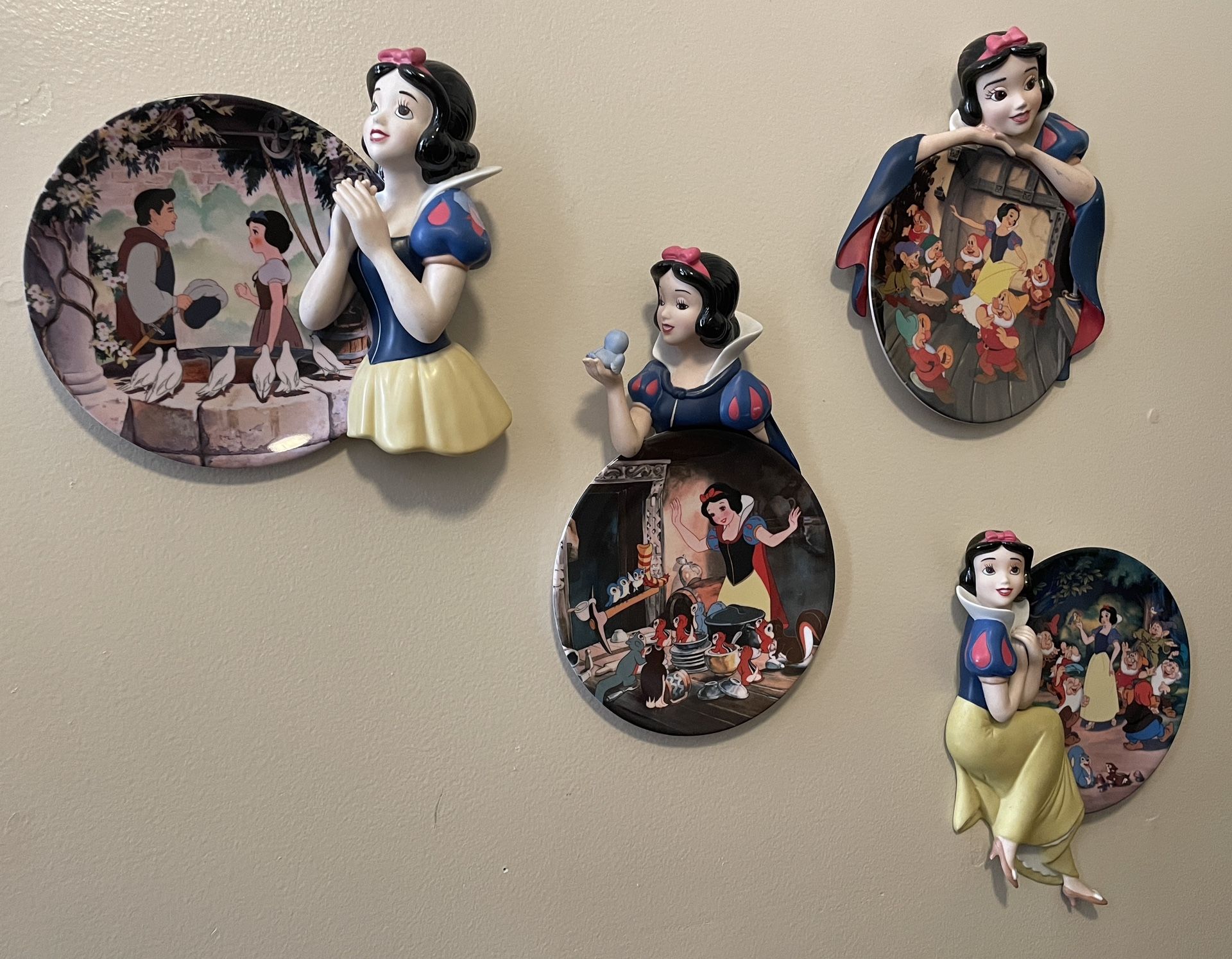 Disney Snow White & the Seven Dwarfs 65th Anniversary