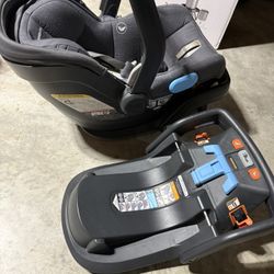 UppaBaby Car Seat + Base 