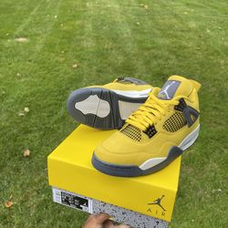 Jordan 4 Lightning Men 9.5