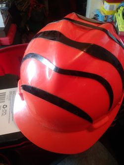 WORK HELMET WITH ADJUSTMENT KNOB