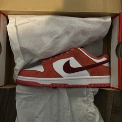 W Nike Dunk Low Valentines Day 