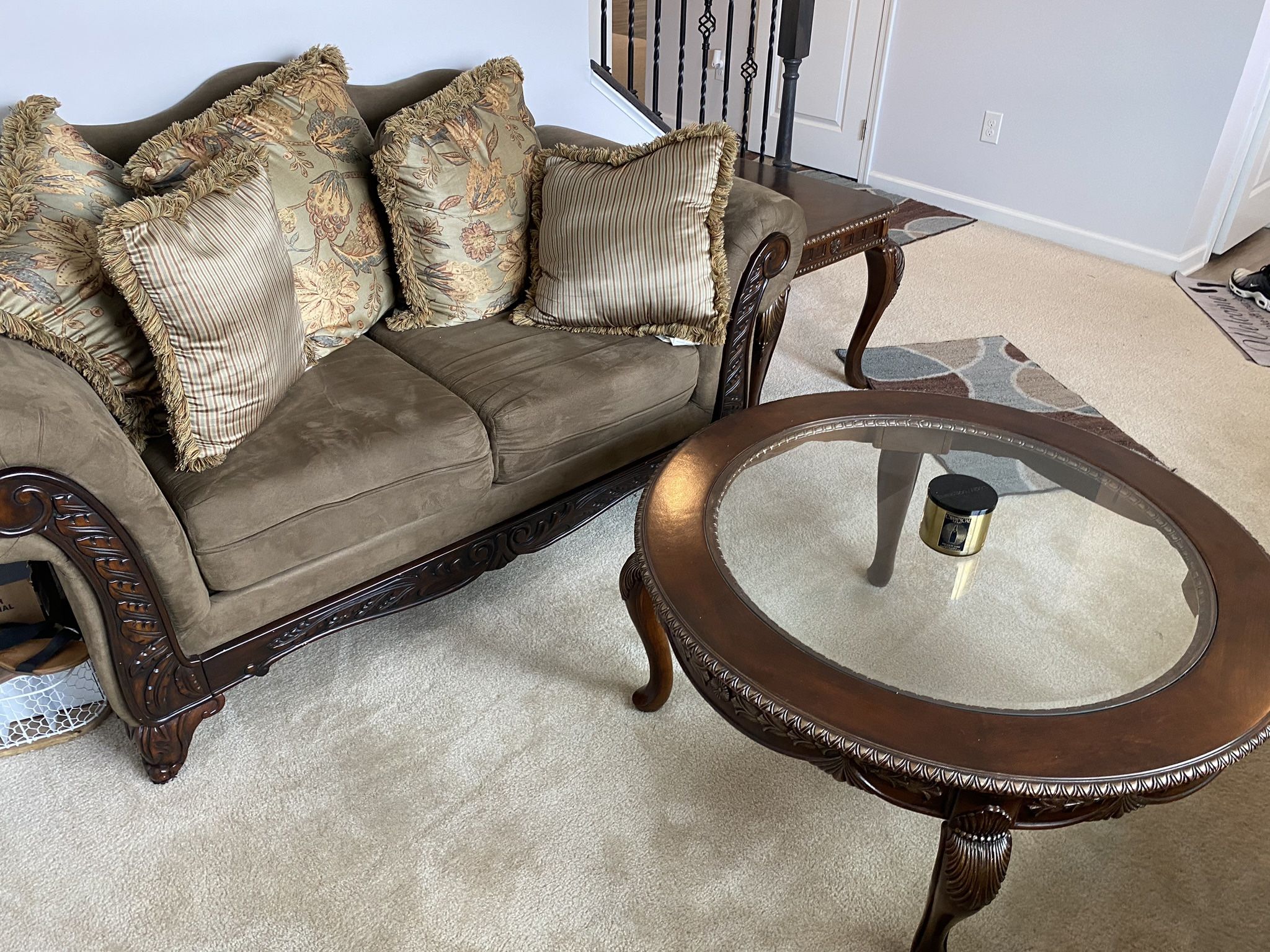 Living Room Set w/ Tables