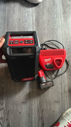 Milwaukee M12 Radio + Battery & Charger