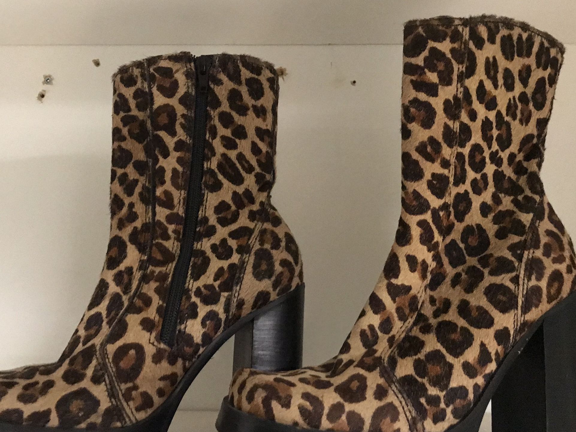 Size 7 Boots & Small Purse