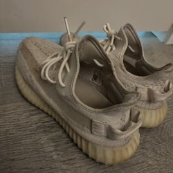Yeezy boost 350 V2