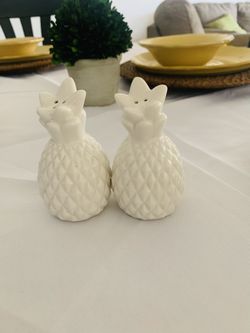 Salt And Pepper Shaker Pineapple Shape