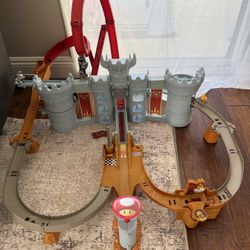 Hot Wheels Mario Kart Bowser’s Castle Track