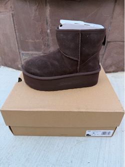 UGG
