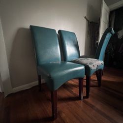 3 Dinning Room Chairs 
