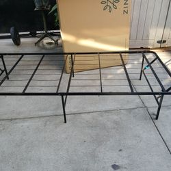 Metal Platform Bed