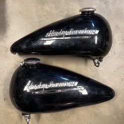 OEM 51-53 Panhead Tanks.