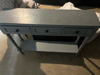 Accent table