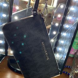 michael kors wrist wallet