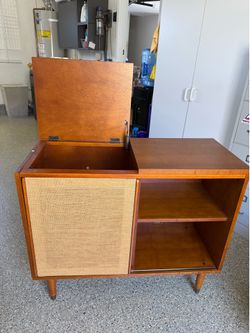 Wood record player console / cabinet