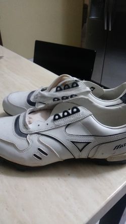 Size 12 White and black Mizuno cleats