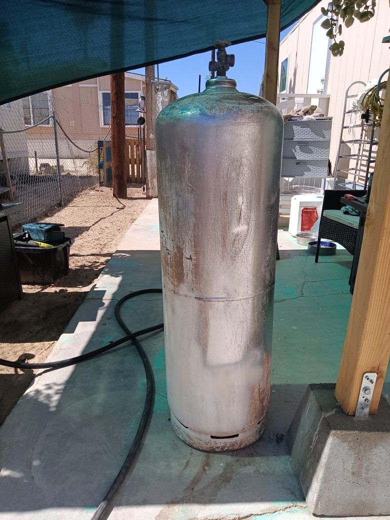 20 Gal Propane Tank