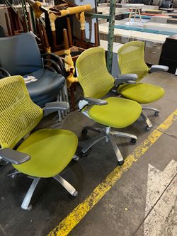 KNOLL GENERATION OFFICE CHAIRS (green)   -can deliver-