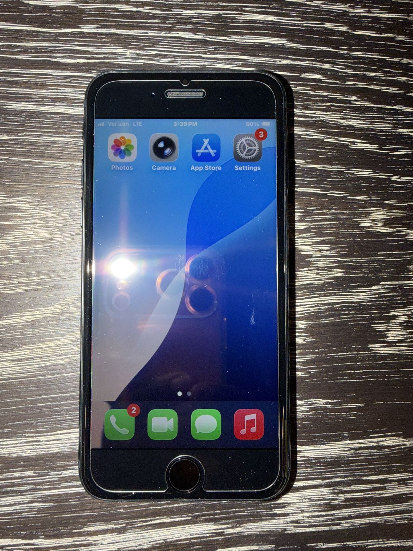 Factory Unlocked Excellent Condition iPhone SE 3rd Generation 64GB