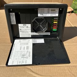 WFCO 30amp Power Converter Center