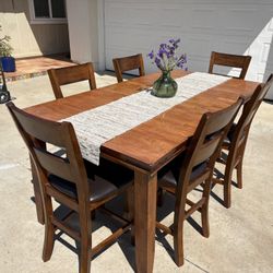 Dining Room Table with extension leave and  and chairs