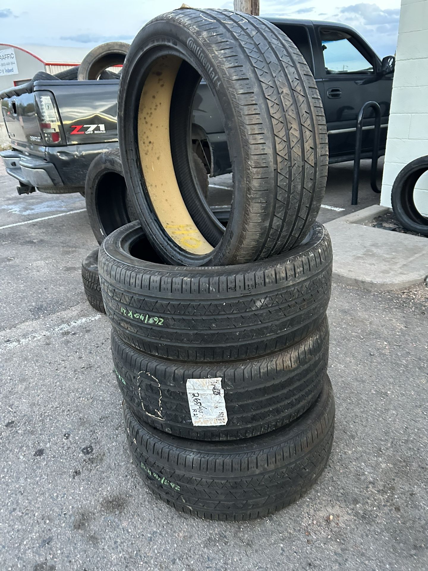 265/40R21 Continental (Full Set) “Manuel’s Tire Shop”