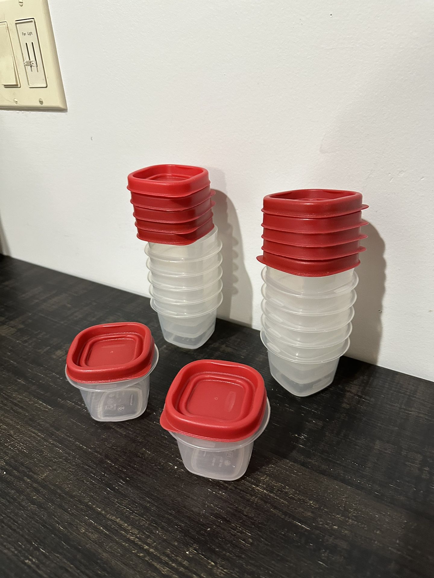 12 Small Rubbermaid Containers 