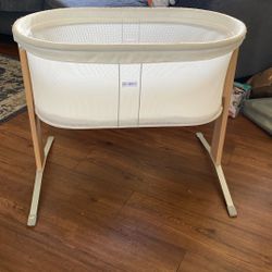 Baby Biorn Ergonomic Bassinet 