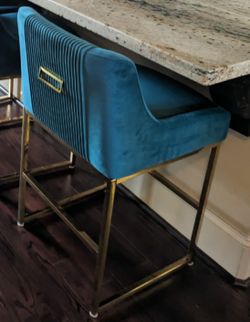 One Island Chair