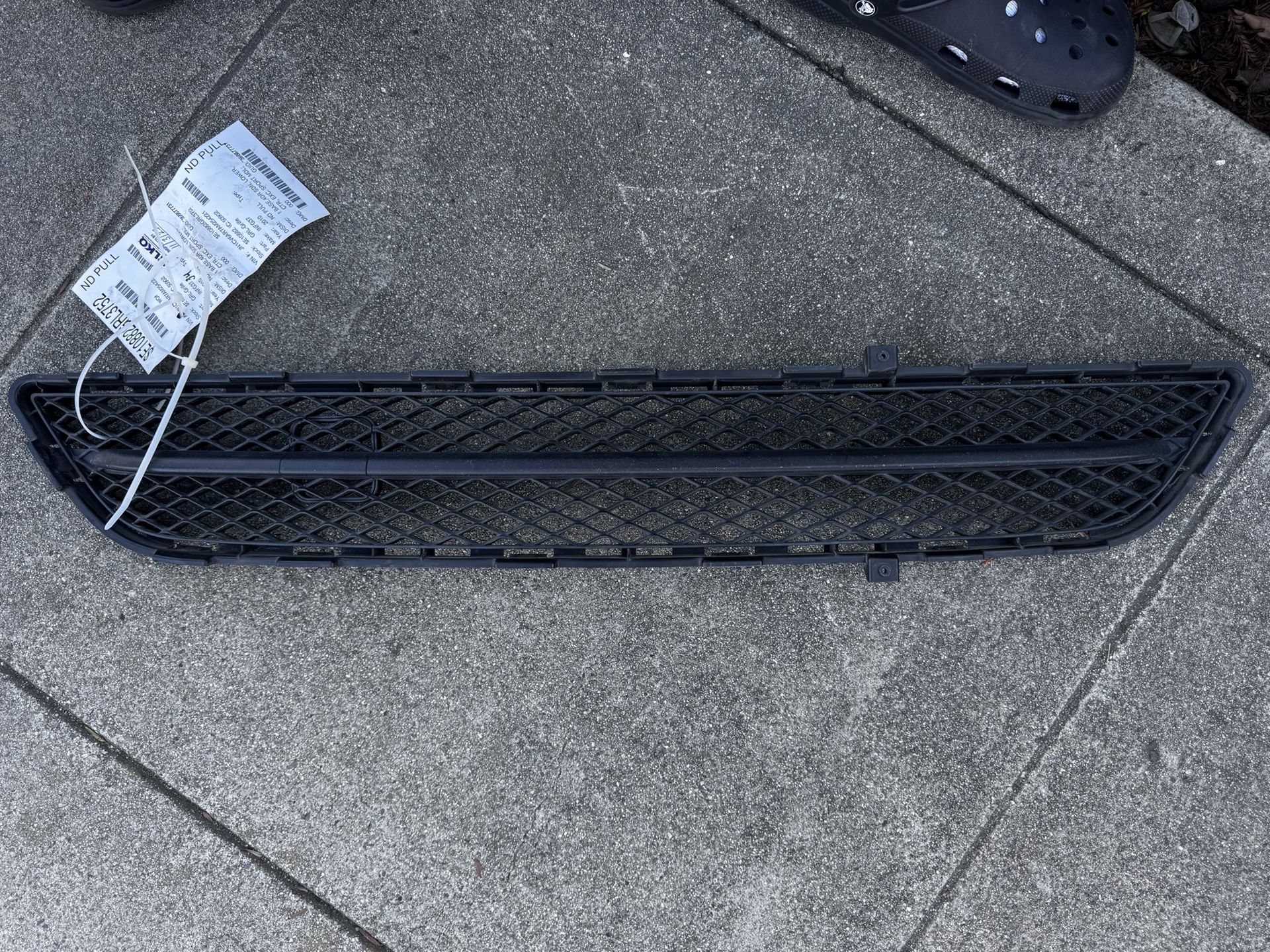 Infiniti G37 Lower Grill