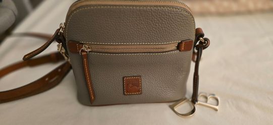 Dooney & Bourke Crossbody Purse – Like New – Neutral Taupe