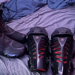 Size 8 Biking Boots & Pads