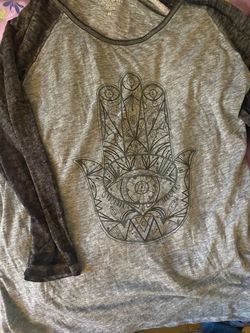 Zoe + Liv Hamsa Print Long Sleeve Top Medium