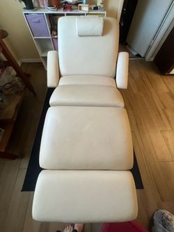 Esthetician Table/Lash/spa Table