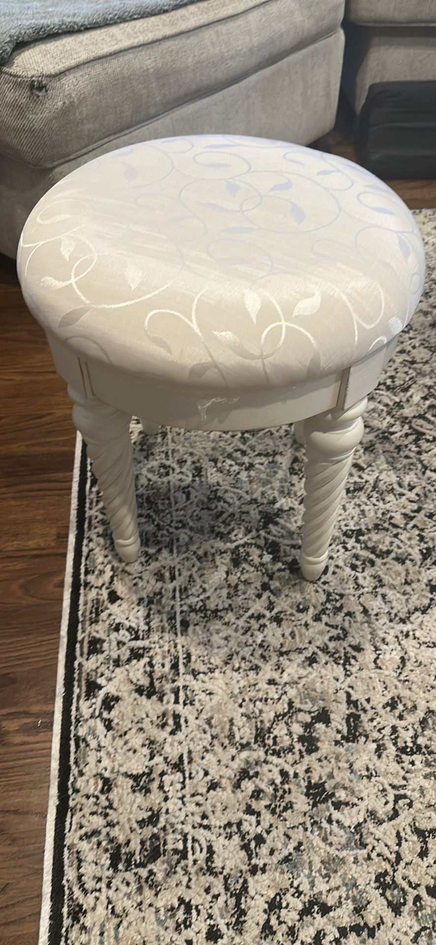 Off White Wooden Vanity Stool 18x18x20