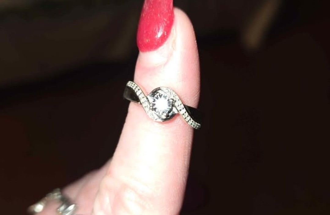 Zales -1/8 Diamond 10k white gold Ring