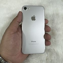 Apple iPhone 7 32GB Unlocked $95