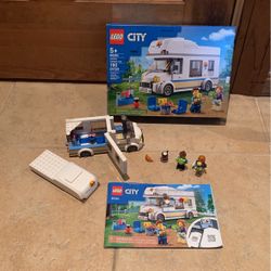 Lego City Holiday Camper Van 60283