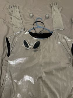 Alien costume