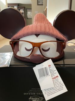 Disney jarrod maruyama exclusive disney mickey ears. limited addition.