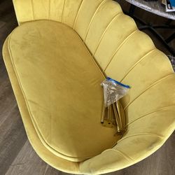 Couch Like Brand New