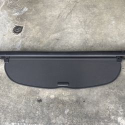 Honda CRV Retractable Cargo Cover