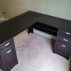 L-shaped Corner Desk