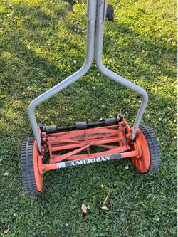 Manual grass cutter