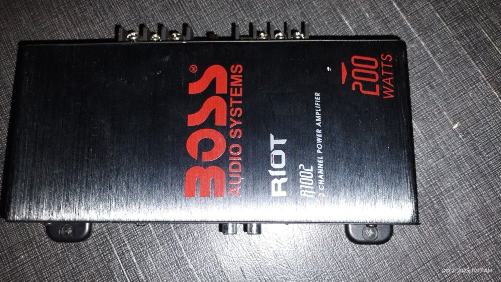 BOSS 200 Watts Amplifier